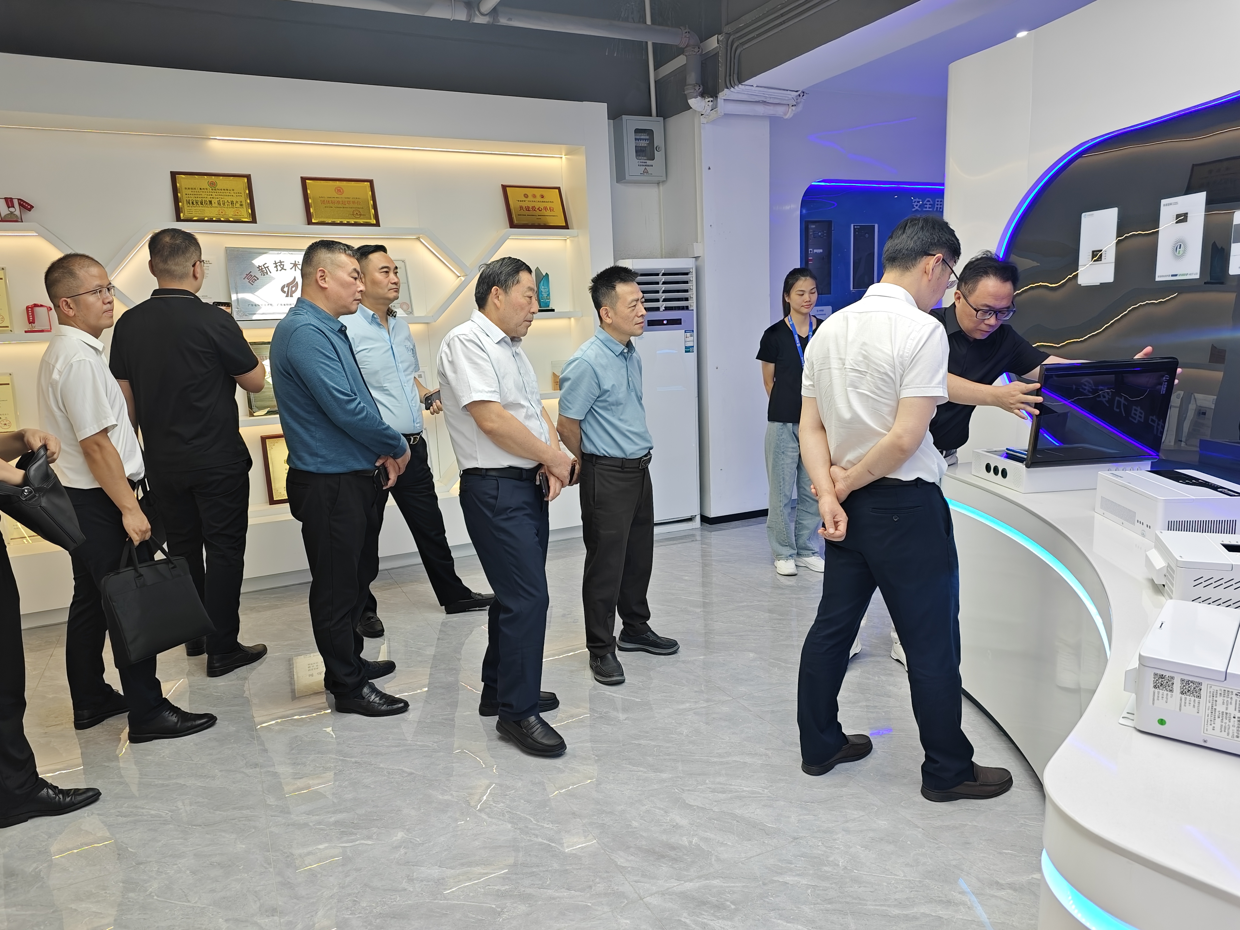 欢迎宿州市政府欧冬林常务副市长一行,莅临华邦创科参观调研图片